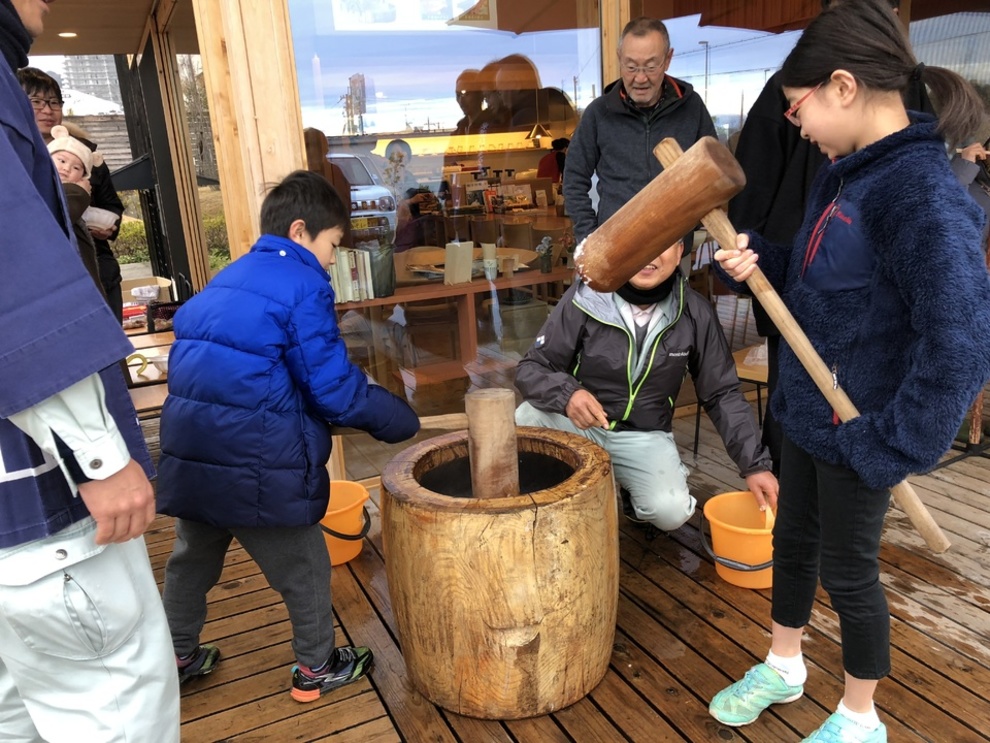 彩都やまもり新春餅つき