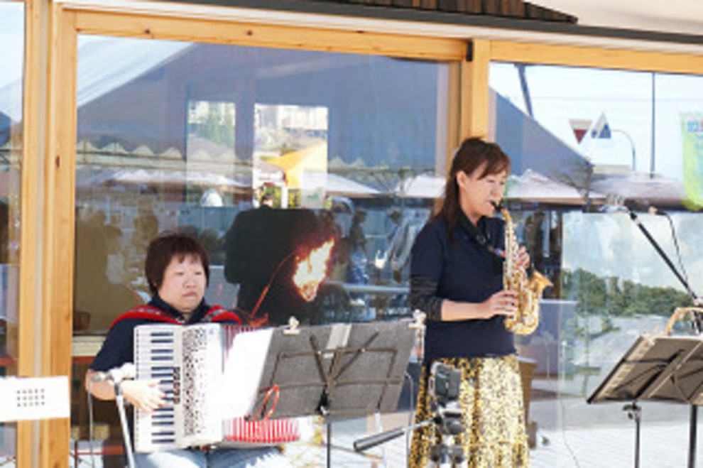 光代ちゃん＆Kayoさんによるステージイベント。 あまり聴くことのないアコーディオンの音色にうっとりです。